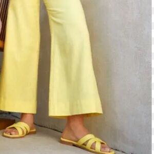 VINCE CAMUTO SLIDES